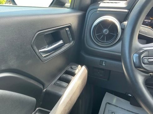 Used 2024 Chevrolet Colorado LT w/ LT Convenience Package II AWD/4WD image 24