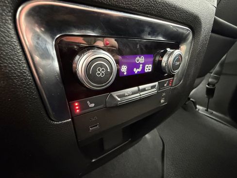 Used 2025 GMC Yukon Denali image 24