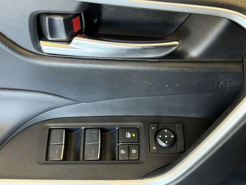 Used 2023 Toyota RAV4 XLE w/ Convenience Package image 21