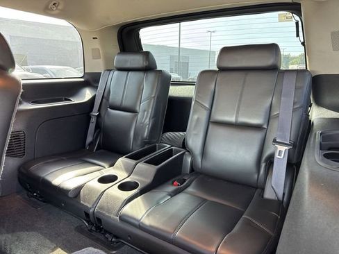 Used 2007 Chevrolet Tahoe LTZ w/ LTZ Preferred Equipment Group AWD/4WD image 10