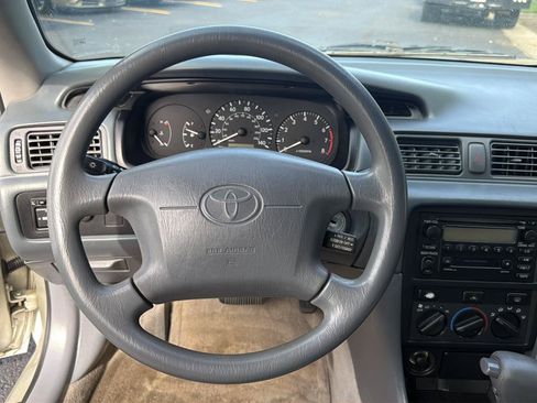 Used 2000 Toyota Camry CE FWD image 36