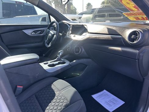 Used 2019 Chevrolet Blazer LT image 29