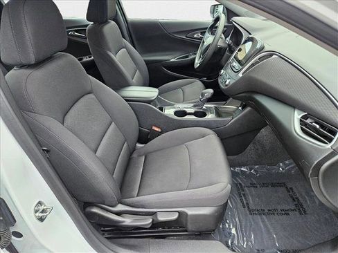 Used 2025 Chevrolet Malibu LT image 25