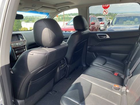 Used 2015 Nissan Pathfinder Platinum w/ Cargo Package FWD image 14