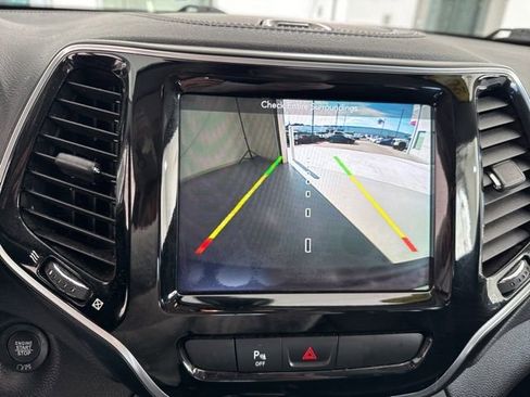 Used 2019 Jeep Cherokee Limited w/ Trailer Tow Group image 28