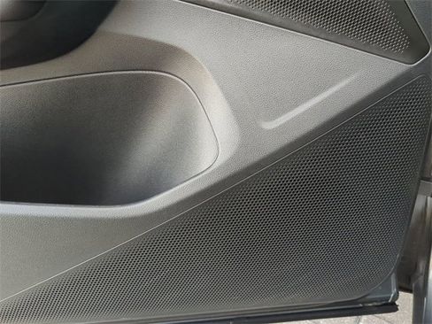 Certified 2025 Volkswagen Tiguan S image 17