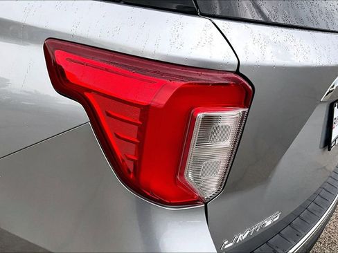 Used 2022 Ford Explorer Limited AWD/4WD image 27