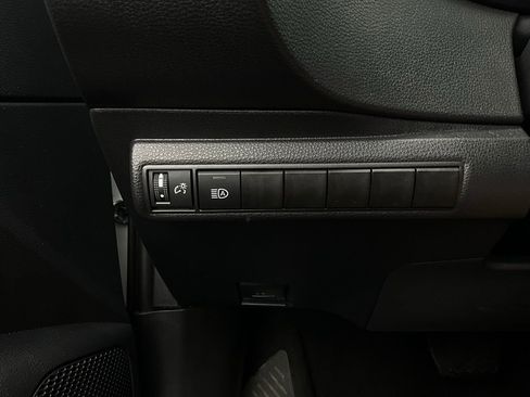 Used 2025 Toyota Corolla LE image 20