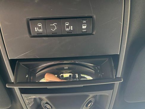 Used 2016 Dodge Grand Caravan R/T FWD image 22