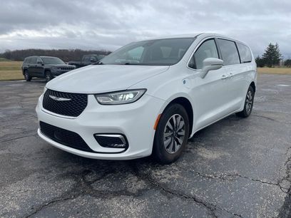 Used 2022 Chrysler Pacifica Touring-L