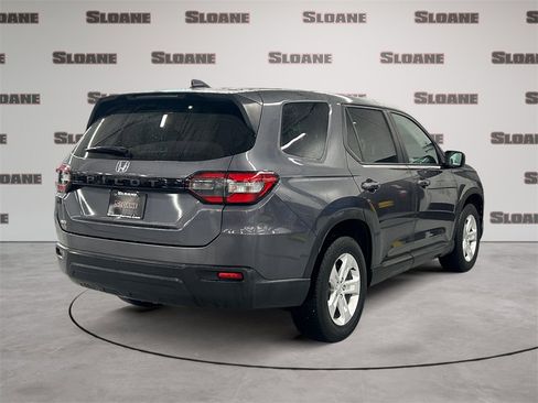 Used 2023 Honda Pilot LX image 5