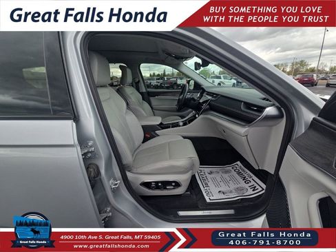 Used 2021 Jeep Grand Cherokee L Overland w/ Advanced Protech Group III AWD/4WD image 16