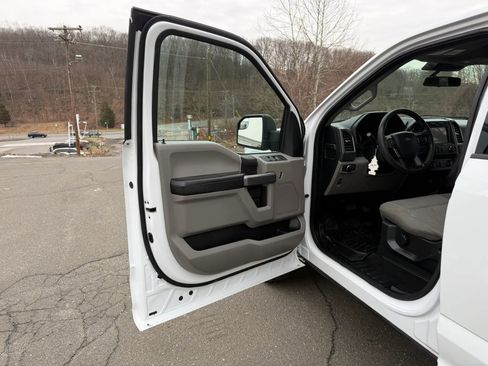 Used 2019 Ford F150 XLT image 32