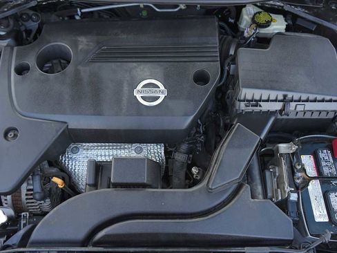Used 2014 Nissan Altima 2.5 SL w/ Technology Package FWD image 9