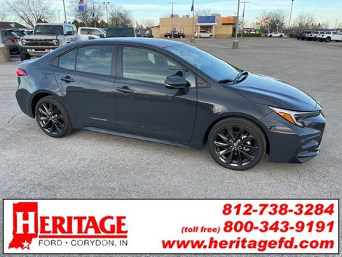 Used 2025 Toyota Corolla SE image 1