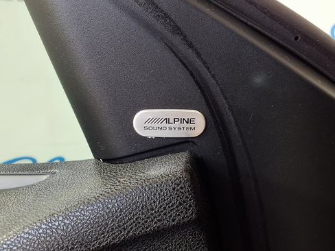 Used 2018 Chrysler 300 Limited w/ Safetytec Plus Group RWD image 24