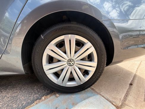 Used 2017 Volkswagen Jetta S FWD image 4