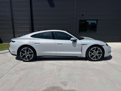 Used 2025 Porsche Taycan image 10