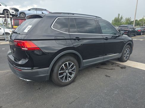 Used 2020 Volkswagen Tiguan SE w/ Panoramic Sunroof Package FWD image 6