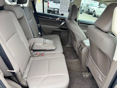 Used 2017 Lexus GX 460 w/ Navigation Package AWD/4WD image 34