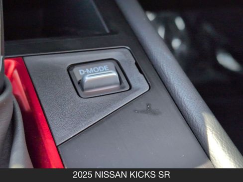 Used 2025 Nissan Kicks SR image 22
