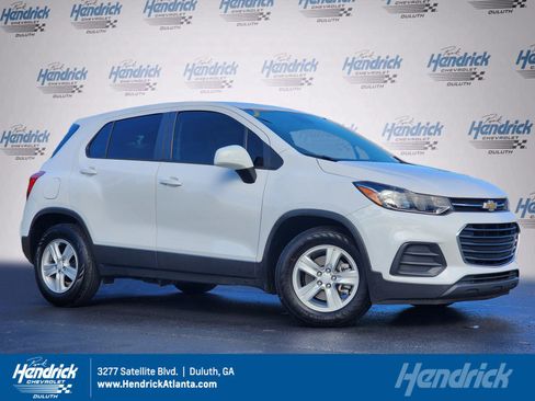 Used 2020 Chevrolet Trax LS w/ Tint and Cruise Package image 1