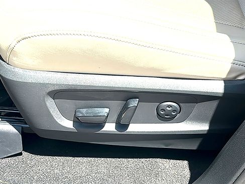 Used 2023 INFINITI QX60 Luxe w/ Cargo Package FWD image 15