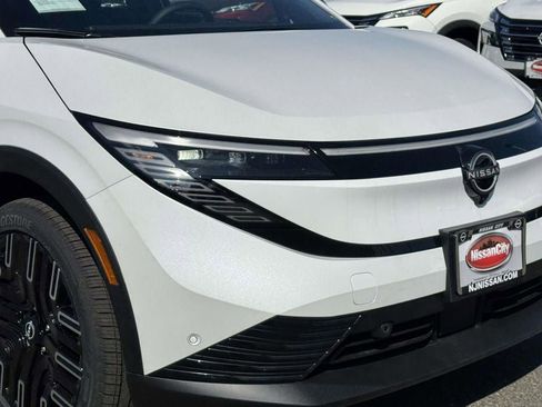 New 2026 Nissan Leaf Platinum+ w/ Floor Mat Package (Platinum+) image 8