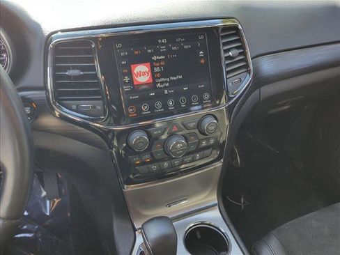 Used 2022 Jeep Grand Cherokee Laredo X image 16