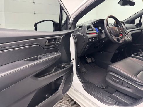 Used 2023 Honda Odyssey Sport image 14