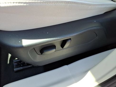 Used 2023 Buick Envision Avenir FWD image 21