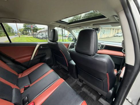 Used 2015 Toyota RAV4 Limited w/ Technology Package AWD/4WD image 15