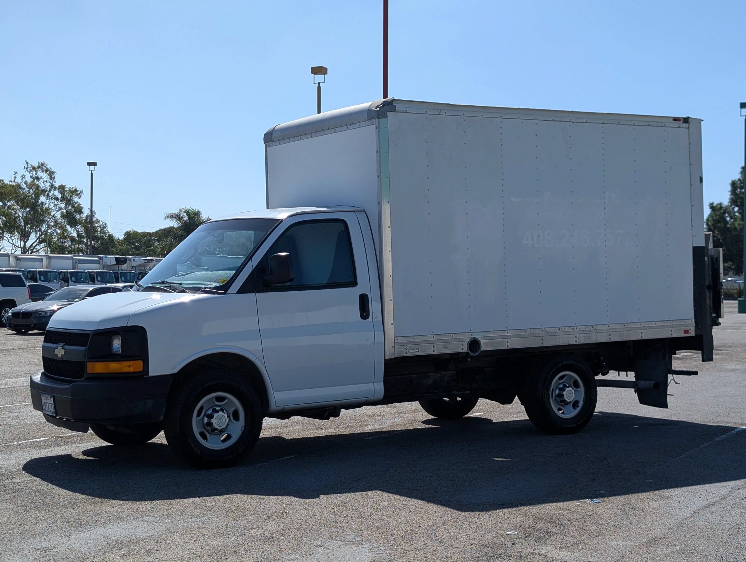 Used 2016 Chevrolet Express 3500 RWD image 4