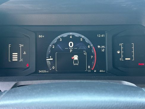 Certified 2025 Toyota Tacoma SR5 AWD/4WD image 28
