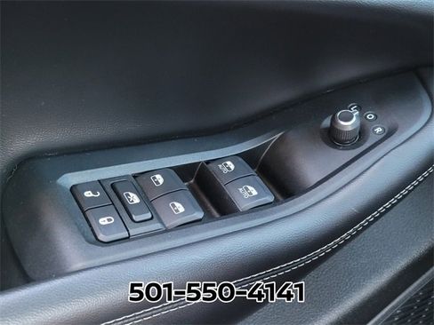 Used 2023 Jeep Grand Cherokee Limited w/ Black Appearance Package image 37