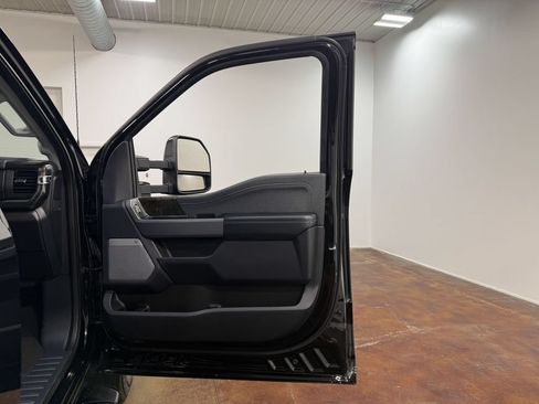 Used 2023 Ford F250 Lariat w/ FX4 Off-Road Package AWD/4WD image 65