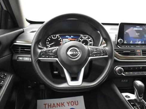 Used 2024 Nissan Altima 2.5 SV FWD image 19