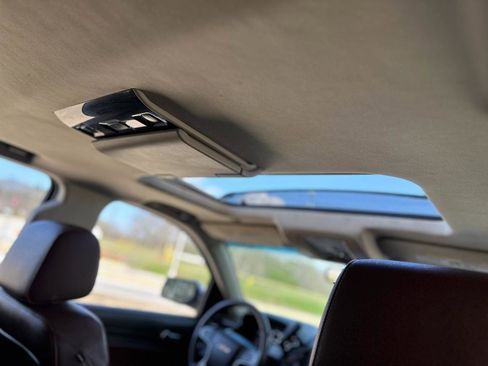 Used 2015 Chevrolet Tahoe LTZ image 18