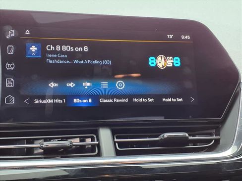 Used 2025 Chevrolet Trax RS w/ Sunroof Package image 17