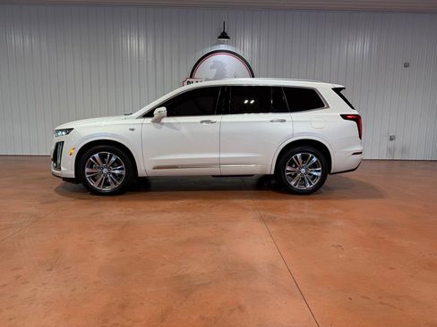 Used 2022 Cadillac XT6 Premium Luxury w/ Platinum Package image 2