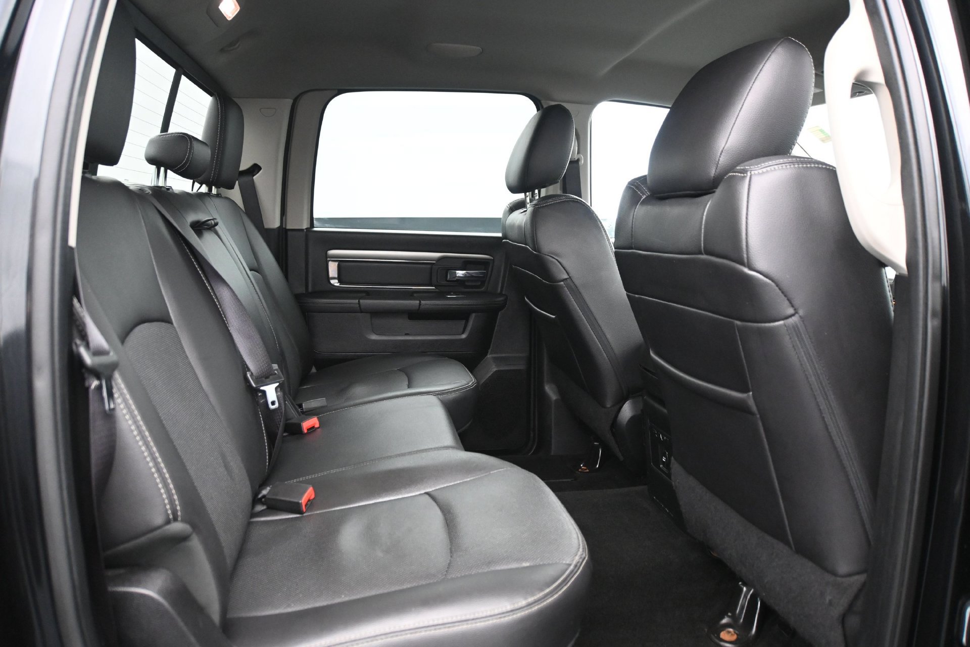 Used 2015 RAM 1500 Sport w/ Black Ram 1500 Sport Group AWD/4WD image 14