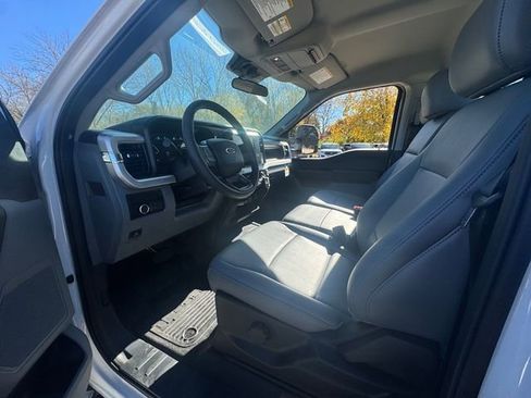 New 2025 Ford F550 4x4 Regular Cab Super Duty image 16