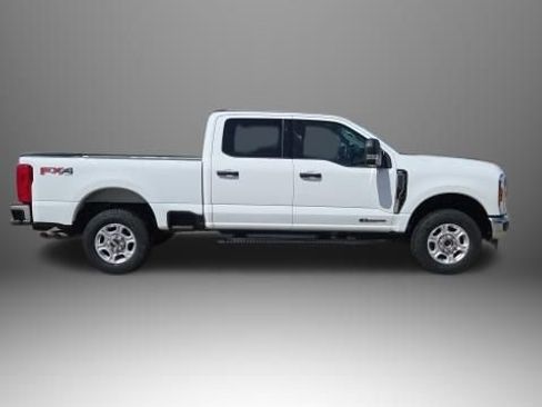 Used 2025 Ford F250 XLT w/ FX4 Off-Road Package AWD/4WD image 3