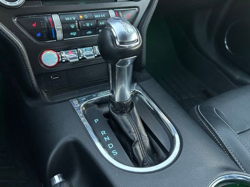Used 2015 Ford Mustang Premium image 25