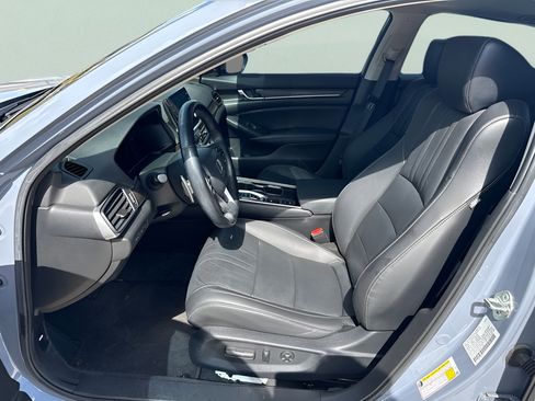 Used 2022 Honda Accord Touring image 9