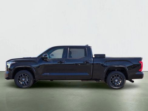 Used 2024 Toyota Tundra Platinum AWD/4WD image 3