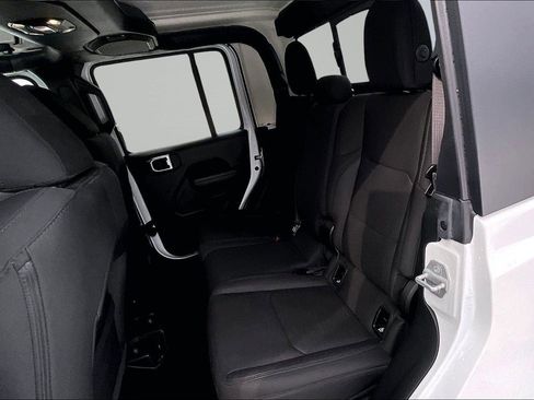 Used 2020 Jeep Gladiator Sport w/ Quick Order Package 24S image 27