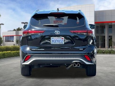 Used 2023 Toyota Highlander XSE FWD image 5