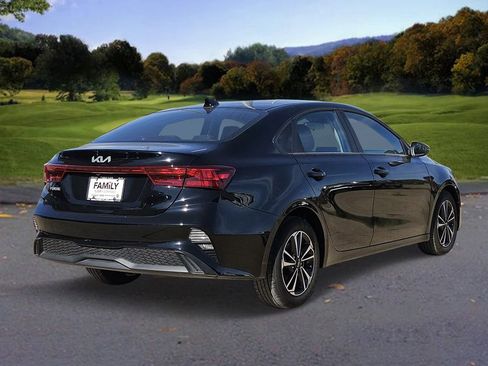 Used 2024 Kia Forte LXS w/ LXS Technology Package image 4