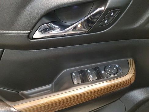 Used 2019 GMC Acadia SLE image 12